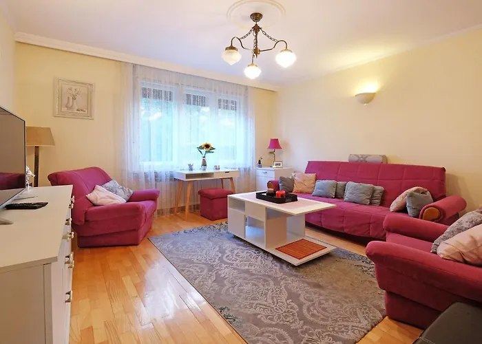 Paradise Starry Suite-City Center Belgrade